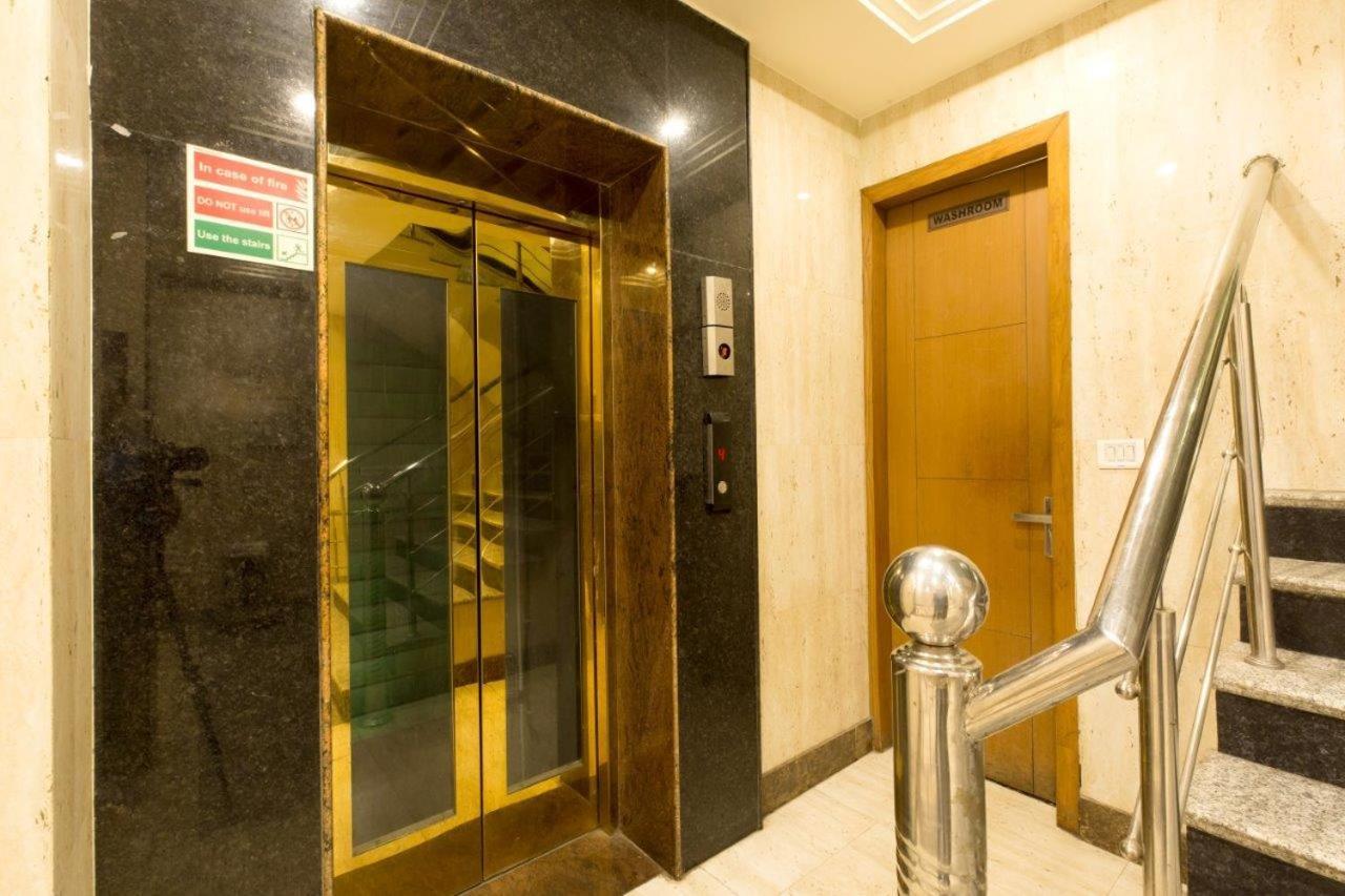 Hotel Viva Palace By Opo New Delhi Bagian luar foto