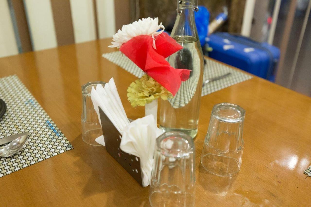 Hotel Viva Palace By Opo New Delhi Bagian luar foto